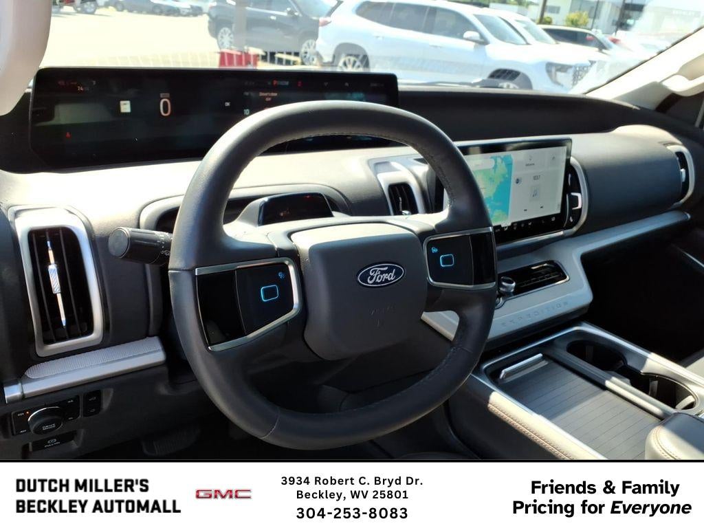 2025 Ford Expedition Active