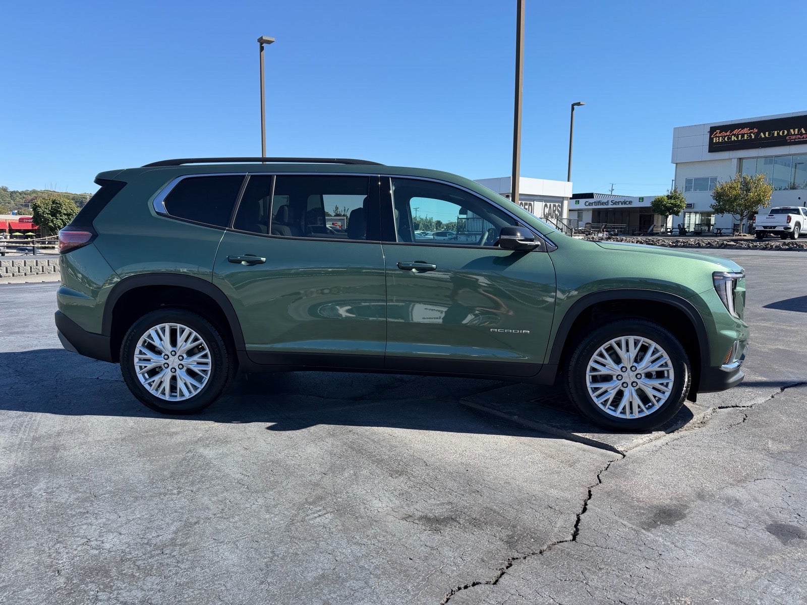 2027 GMC Acadia Elevation