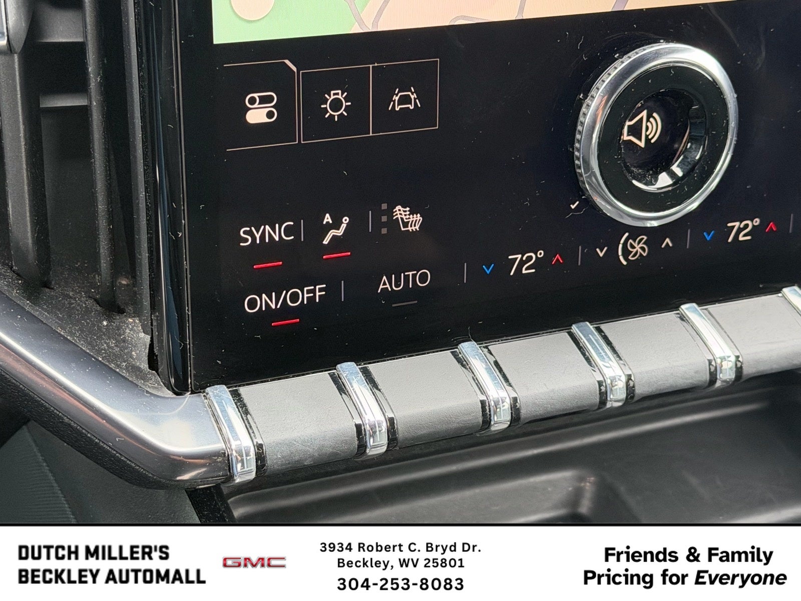 2025 GMC Acadia AT4