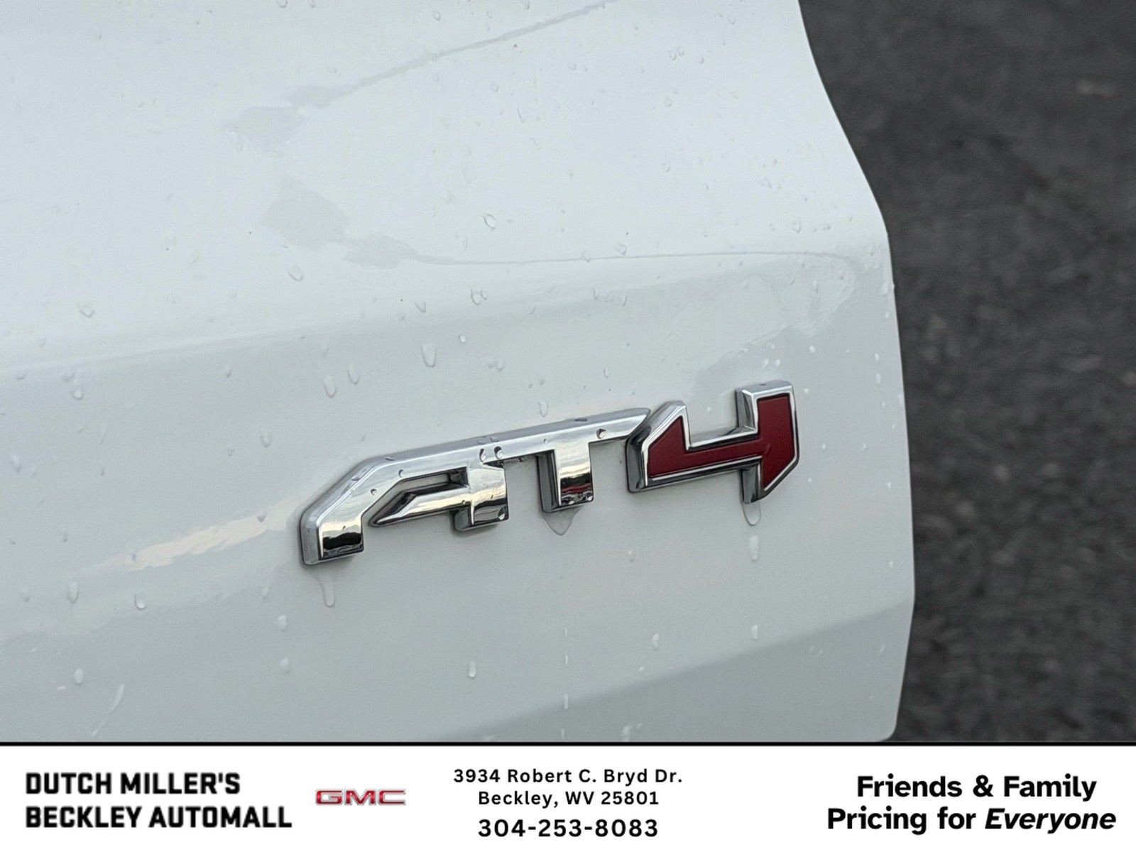 2025 GMC Acadia AT4