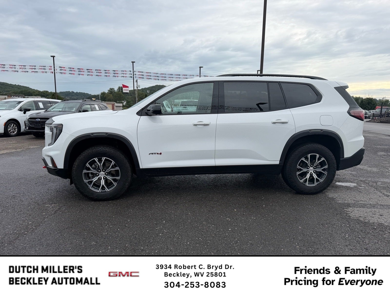2025 GMC Acadia AT4