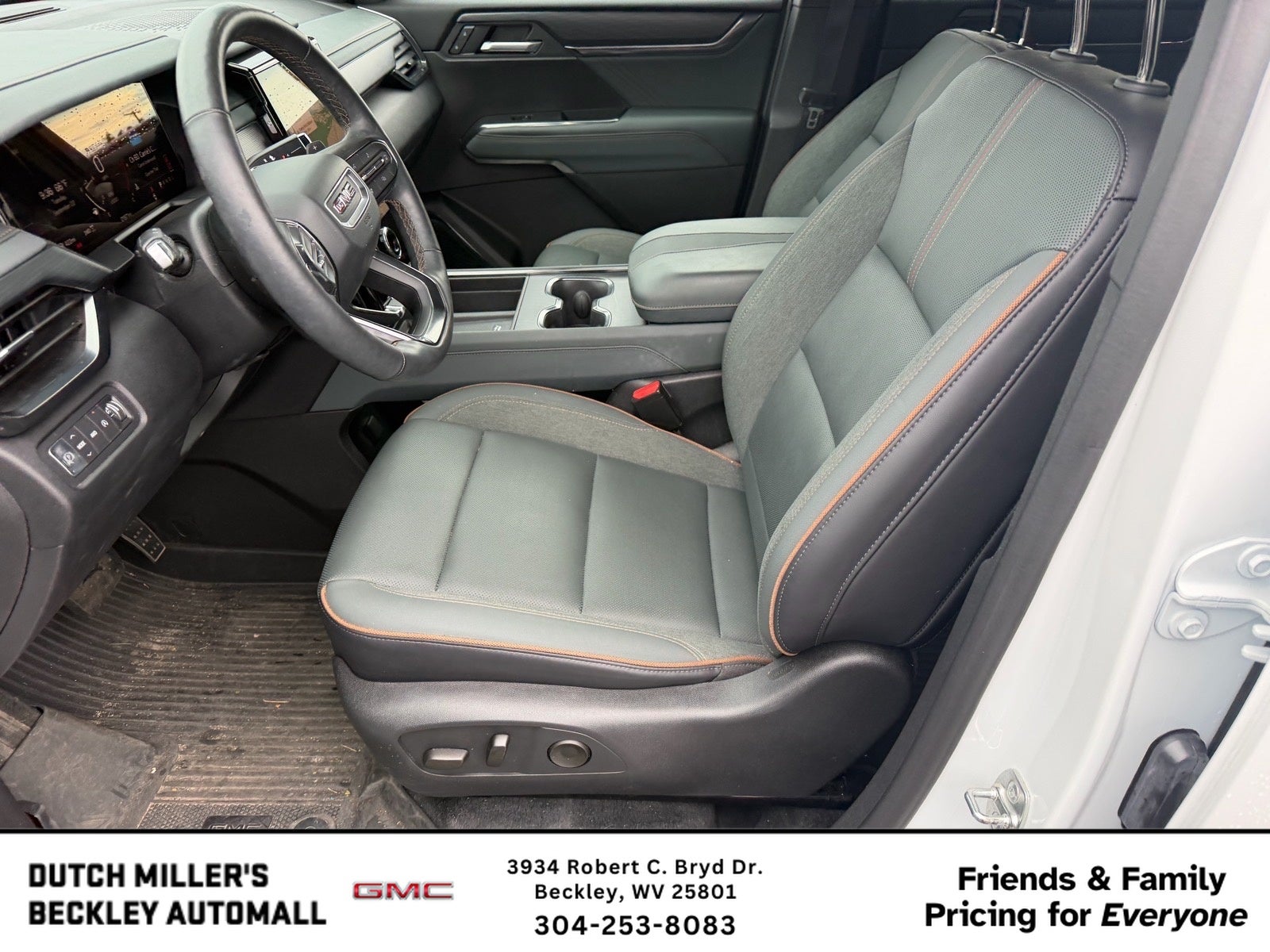 2025 GMC Acadia AT4