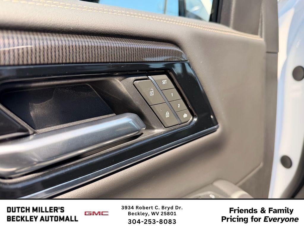 2025 GMC Yukon Elevation
