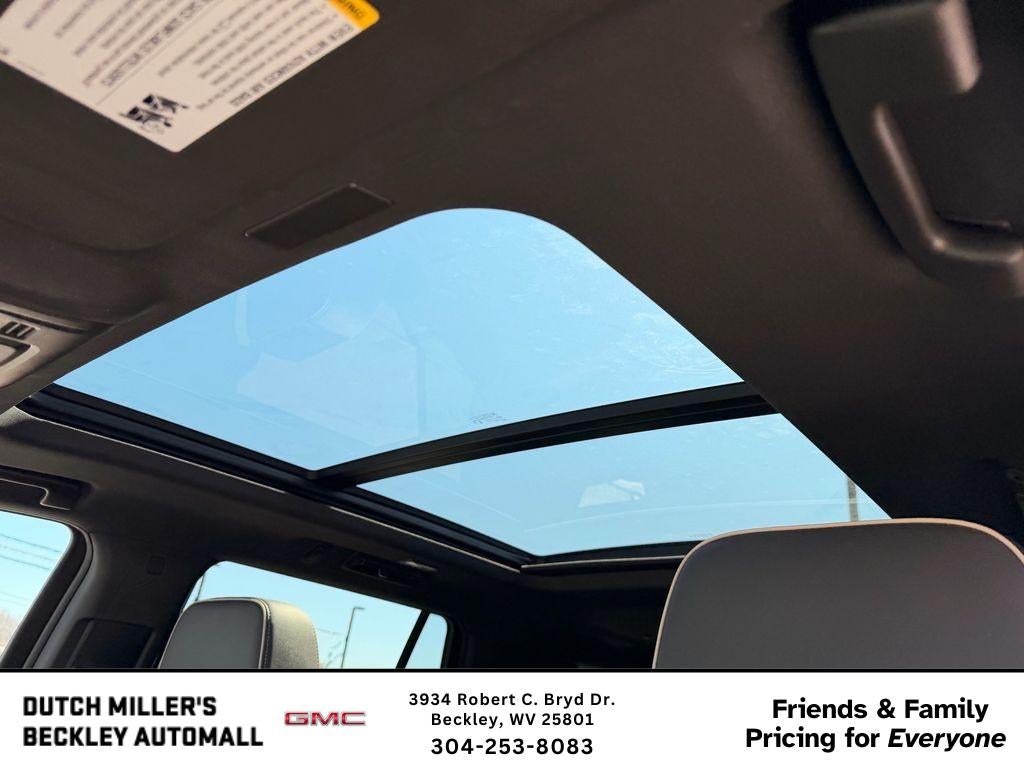 2025 GMC Yukon Elevation