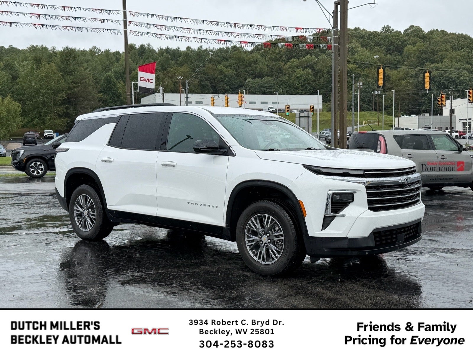 2025 Chevrolet Traverse LT