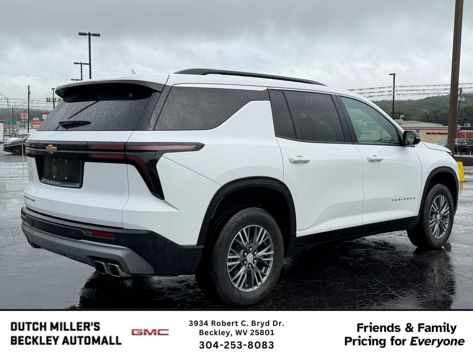 2025 Chevrolet Traverse LT