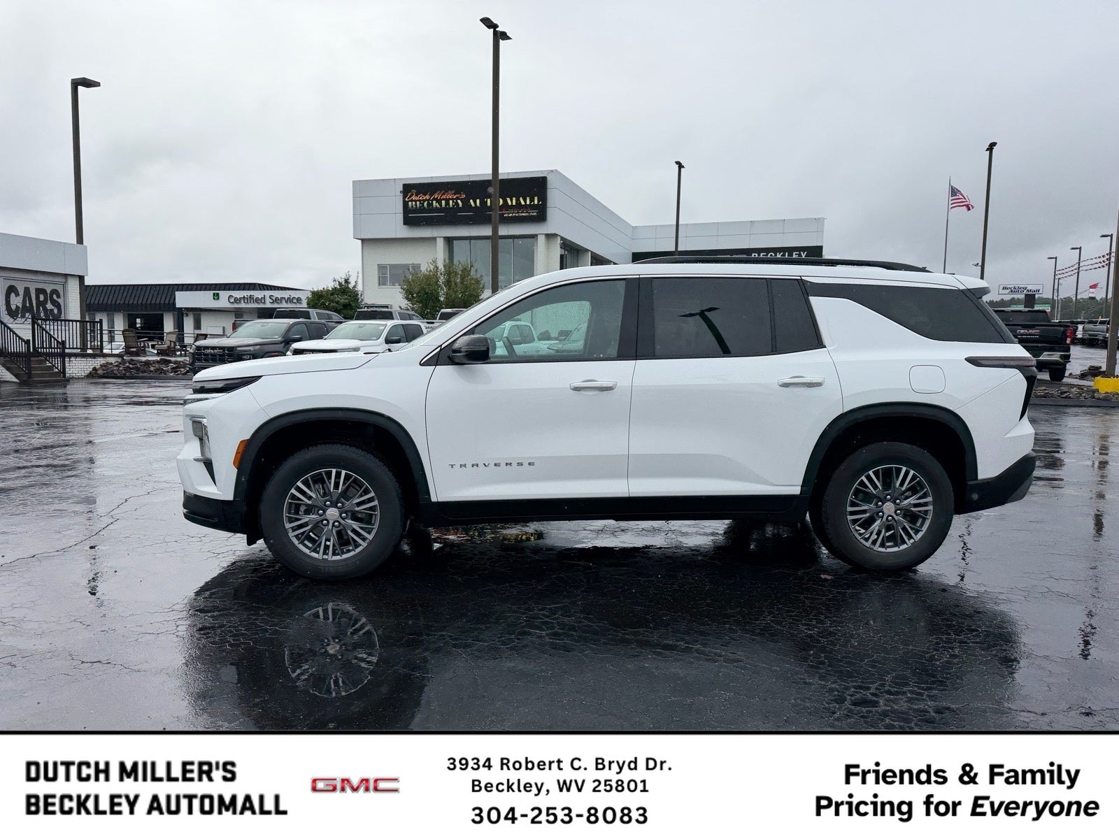 2025 Chevrolet Traverse LT