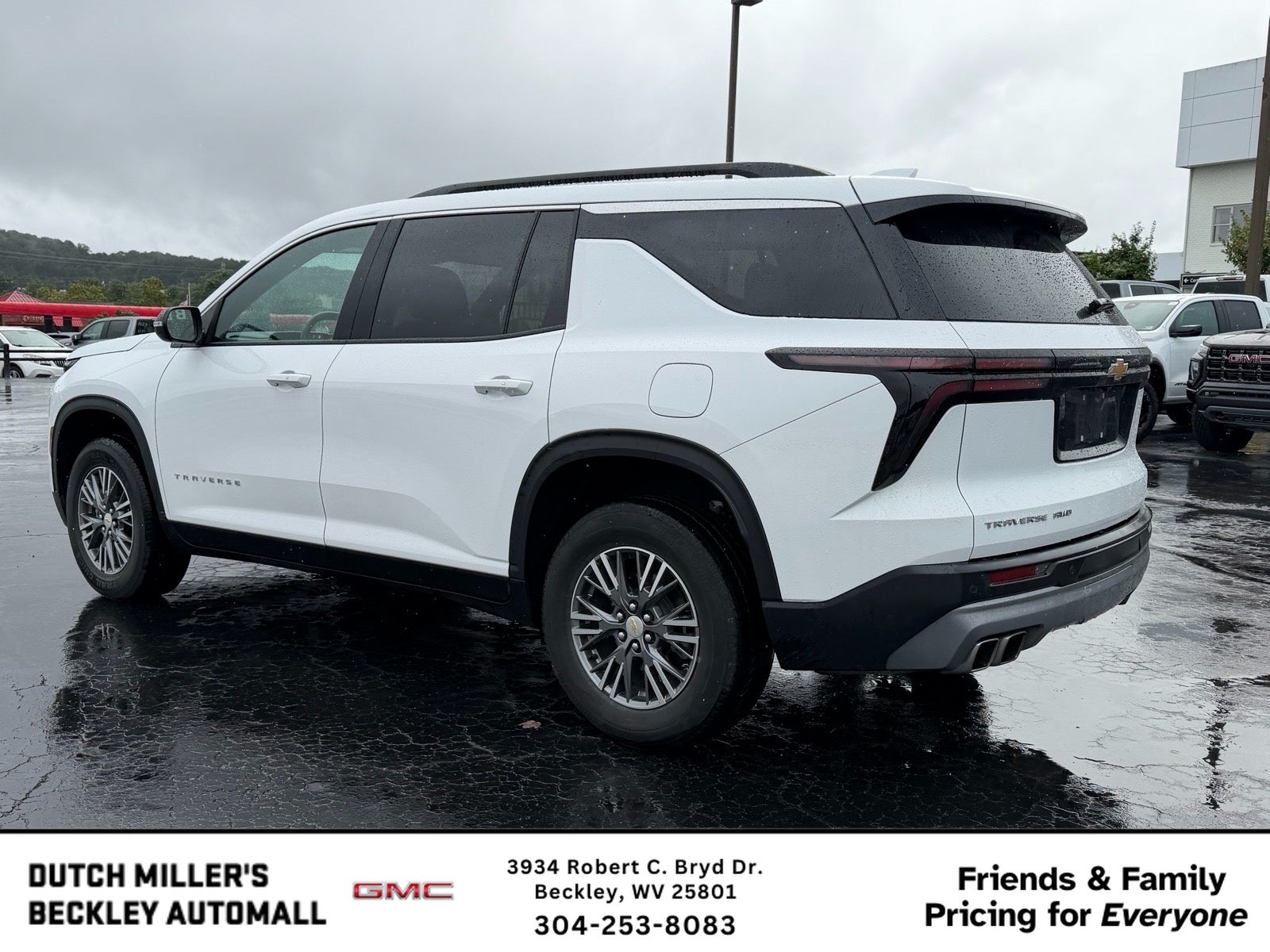 2025 Chevrolet Traverse LT