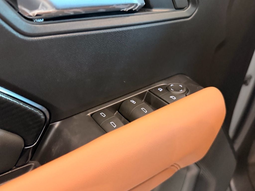 2026 GMC Canyon AT4 - Photo 17