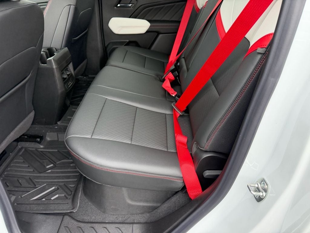 2026 GMC Canyon AT4X - Photo 6