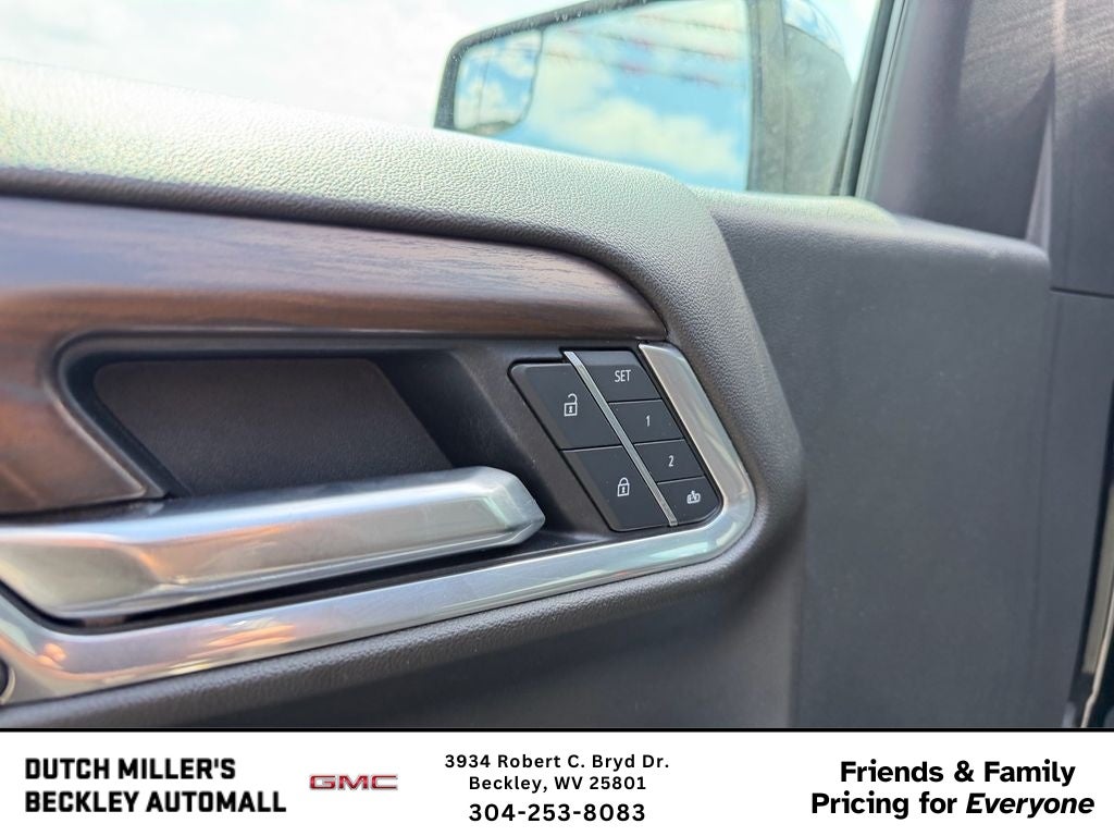 2025 GMC Sierra 1500 SLT