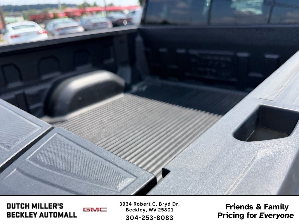 2025 GMC Sierra 1500 SLT