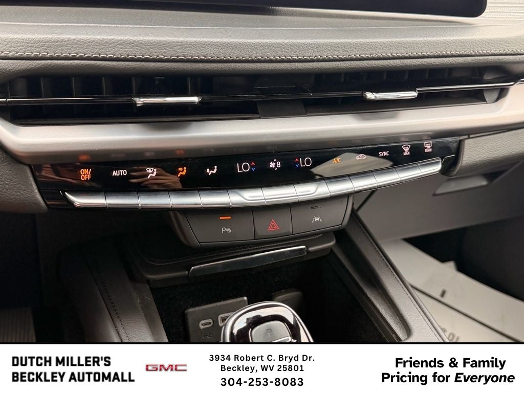 2025 Cadillac XT4 Premium Luxury