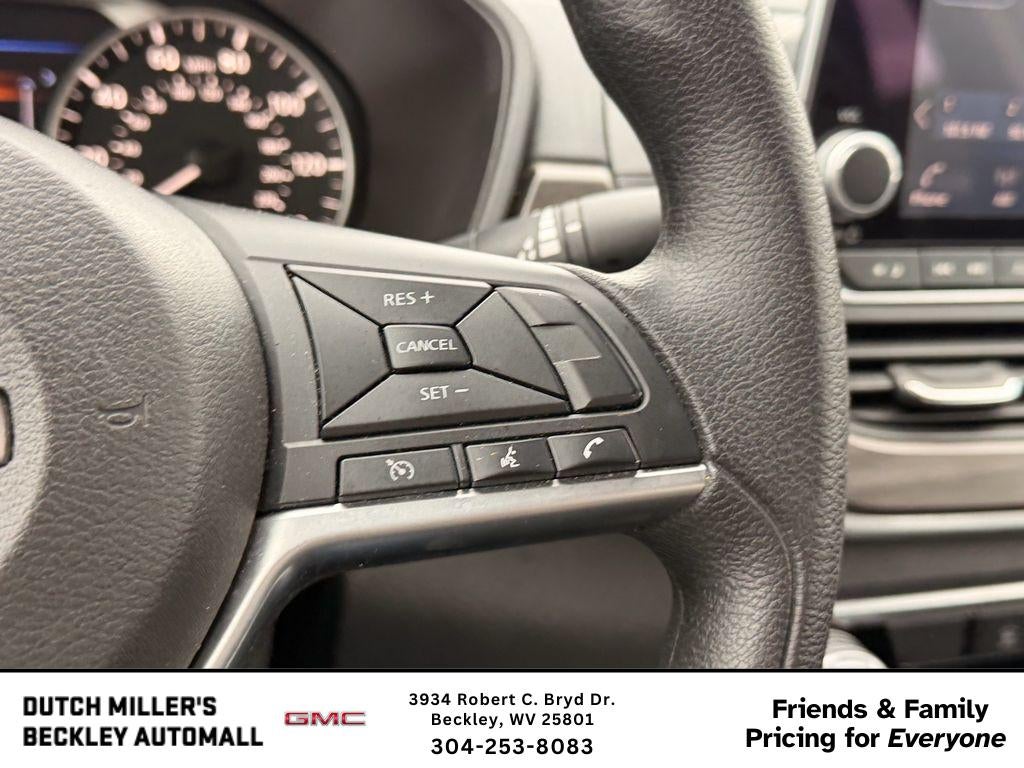2025 Nissan Altima SV