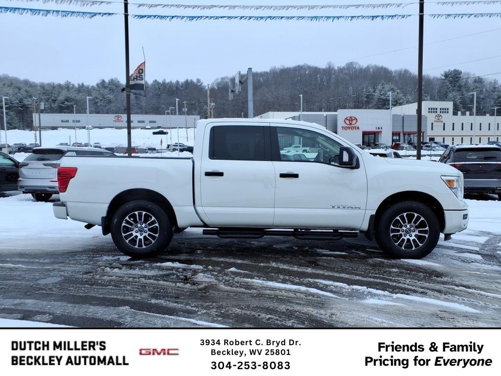 2024 Nissan Titan SV
