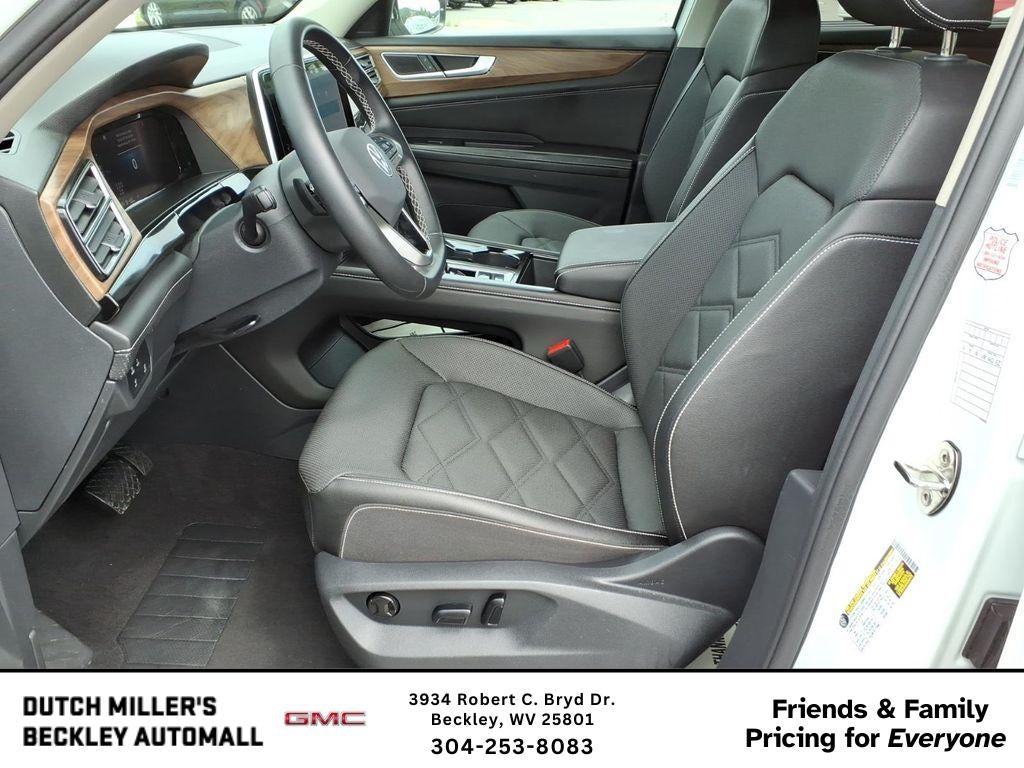 2025 Volkswagen Atlas 2.0T SE w/Technology