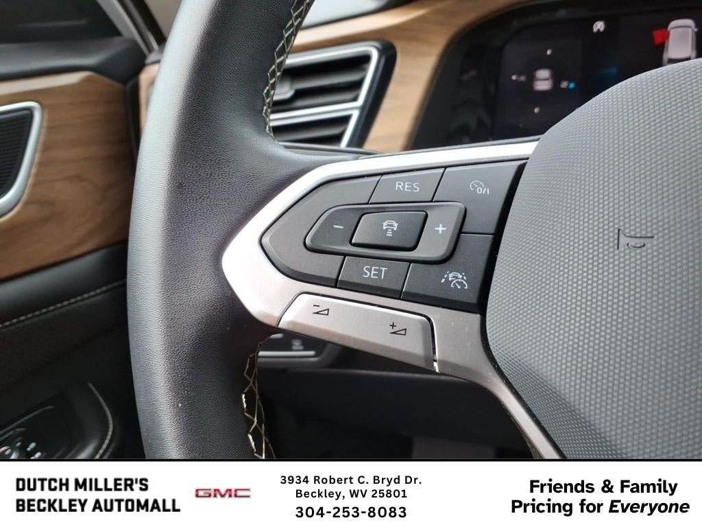 2025 Volkswagen Atlas 2.0T SE w/Technology