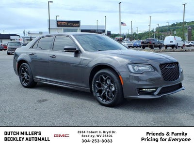 2023 Chrysler 300 Touring L