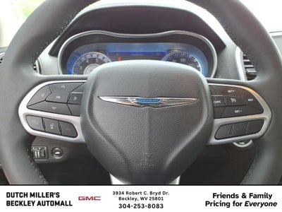 2023 Chrysler 300 Touring L