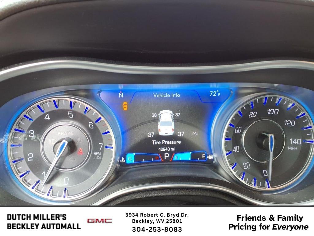 2023 Chrysler 300 Touring L