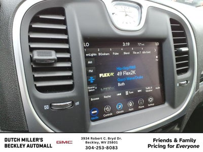 2023 Chrysler 300 Touring L