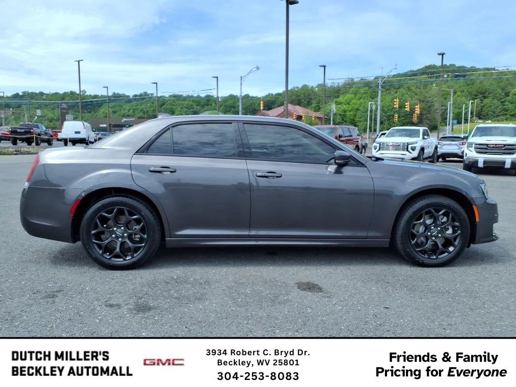 2023 Chrysler 300 Touring L