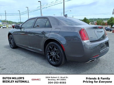 2023 Chrysler 300 Touring L