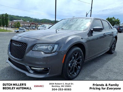 2023 Chrysler 300 Touring L