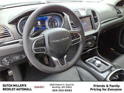 2023 Chrysler 300 Touring L