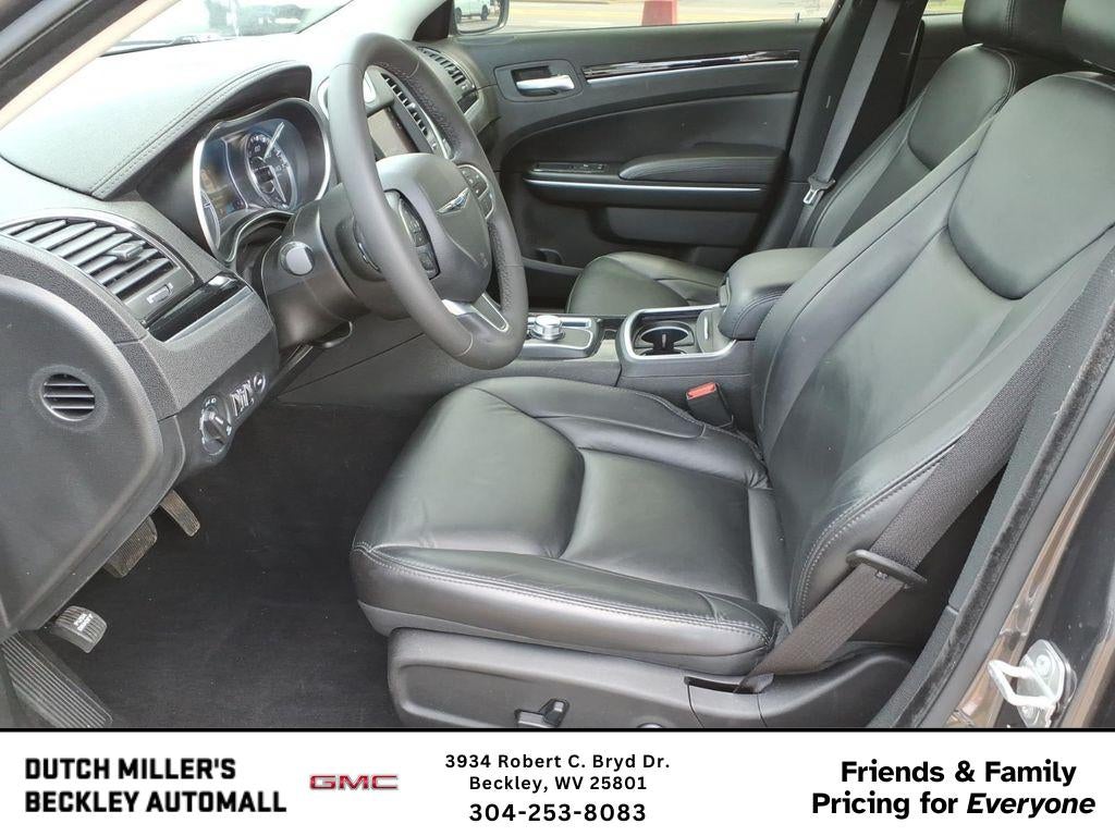 2023 Chrysler 300 Touring L