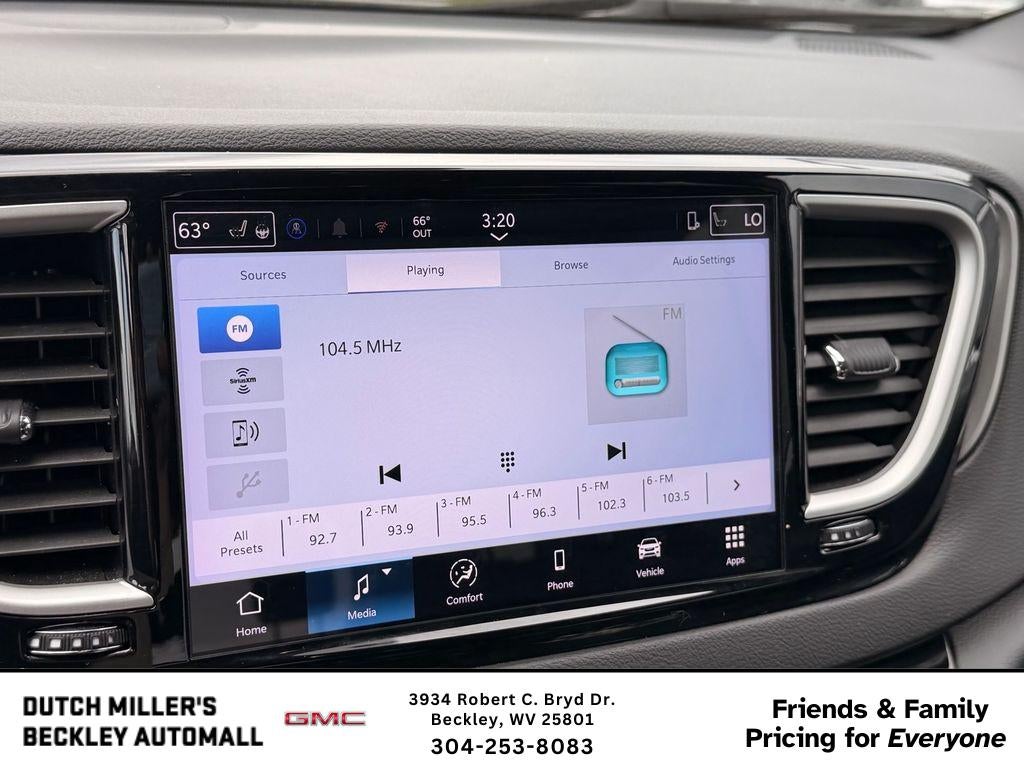 2025 Chrysler Pacifica Select