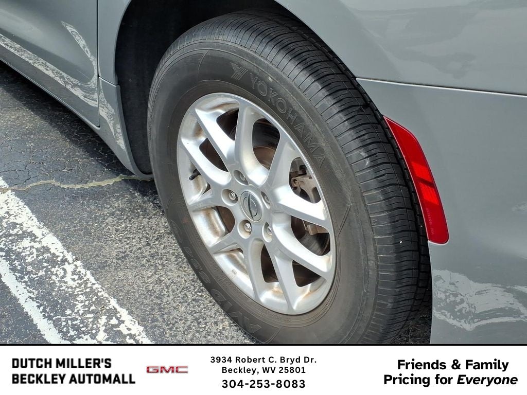 2023 Chrysler Pacifica Touring L