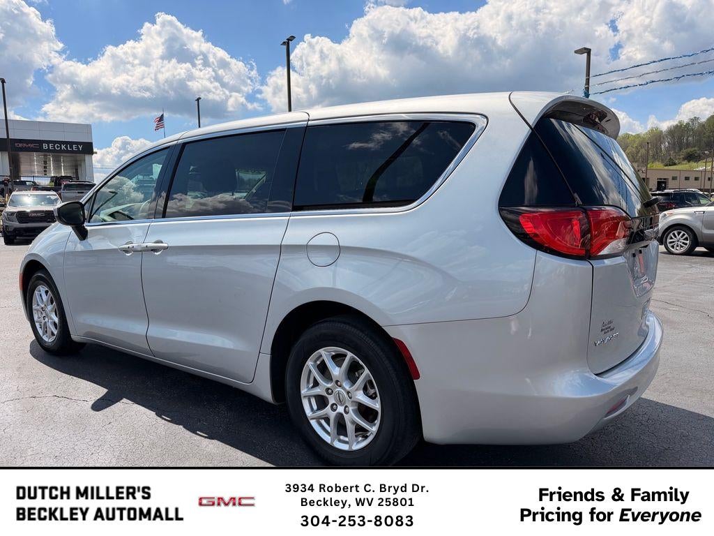 2023 Chrysler Voyager LX