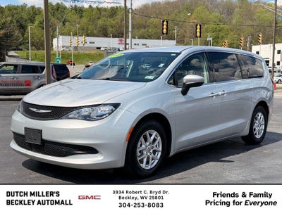 2023 Chrysler Voyager LX