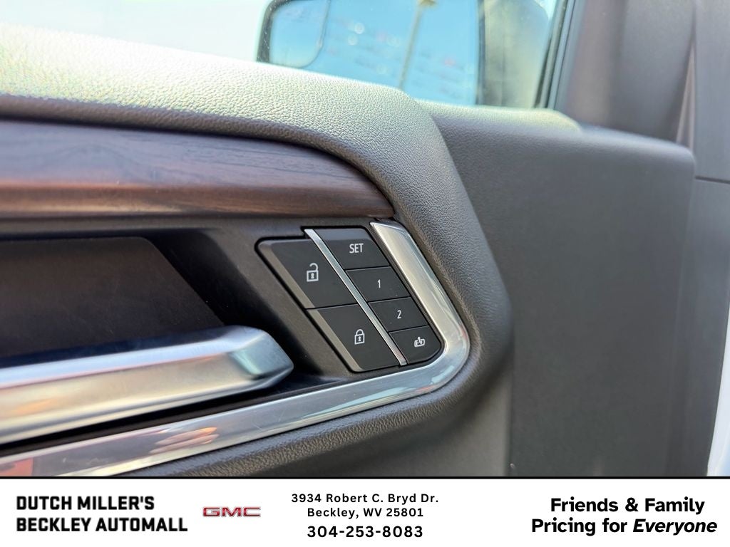 2025 GMC Sierra 1500 SLT