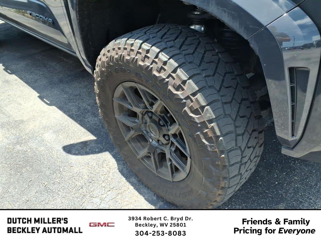 2024 Toyota Tacoma 4WD SR5