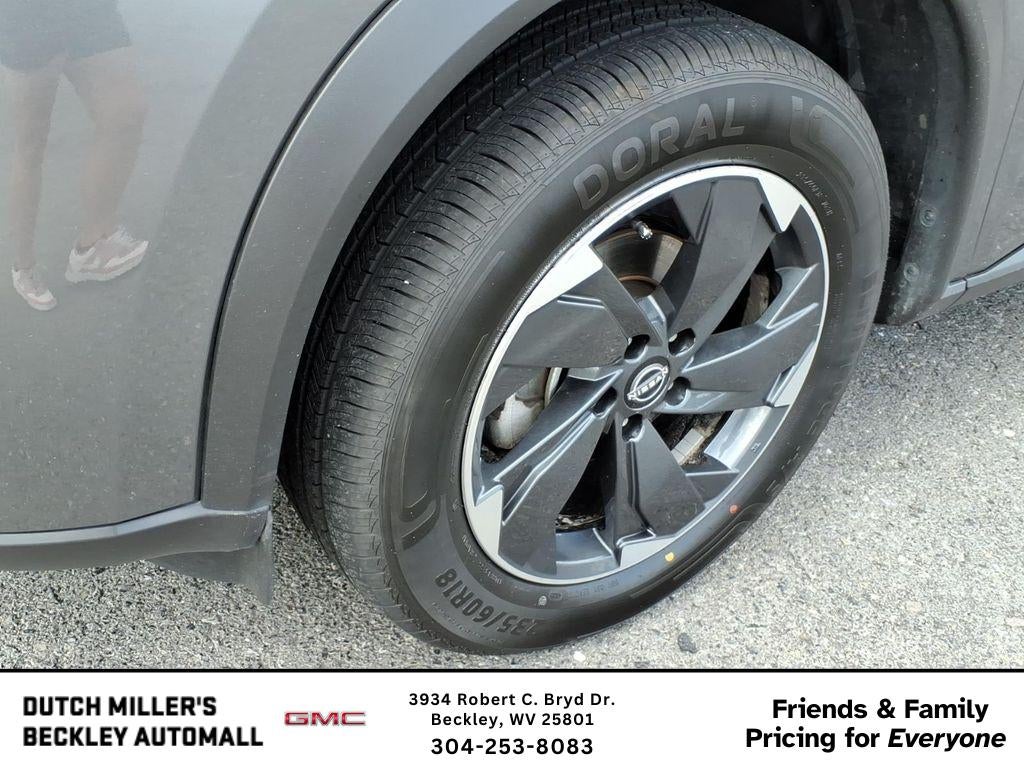 2025 Nissan Rogue SV