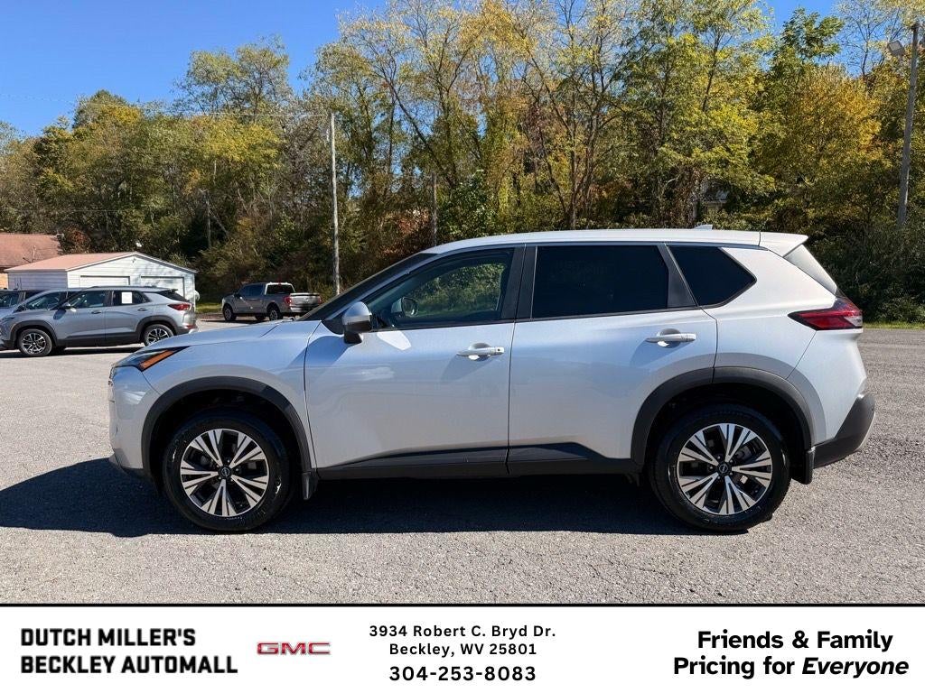 2022 Nissan Rogue SV