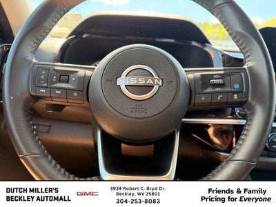2025 Nissan Pathfinder SV