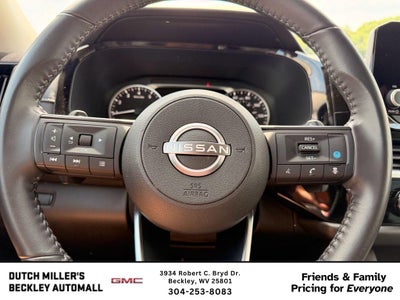2025 Nissan Pathfinder SV