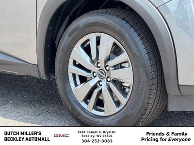 2025 Nissan Pathfinder SV