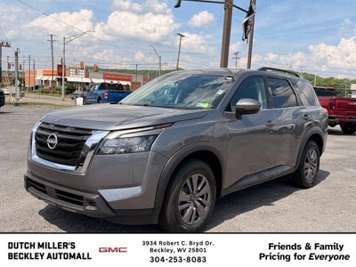 2025 Nissan Pathfinder SV