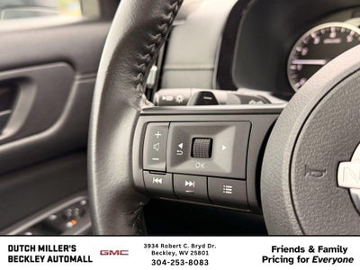 2024 Nissan Pathfinder SV