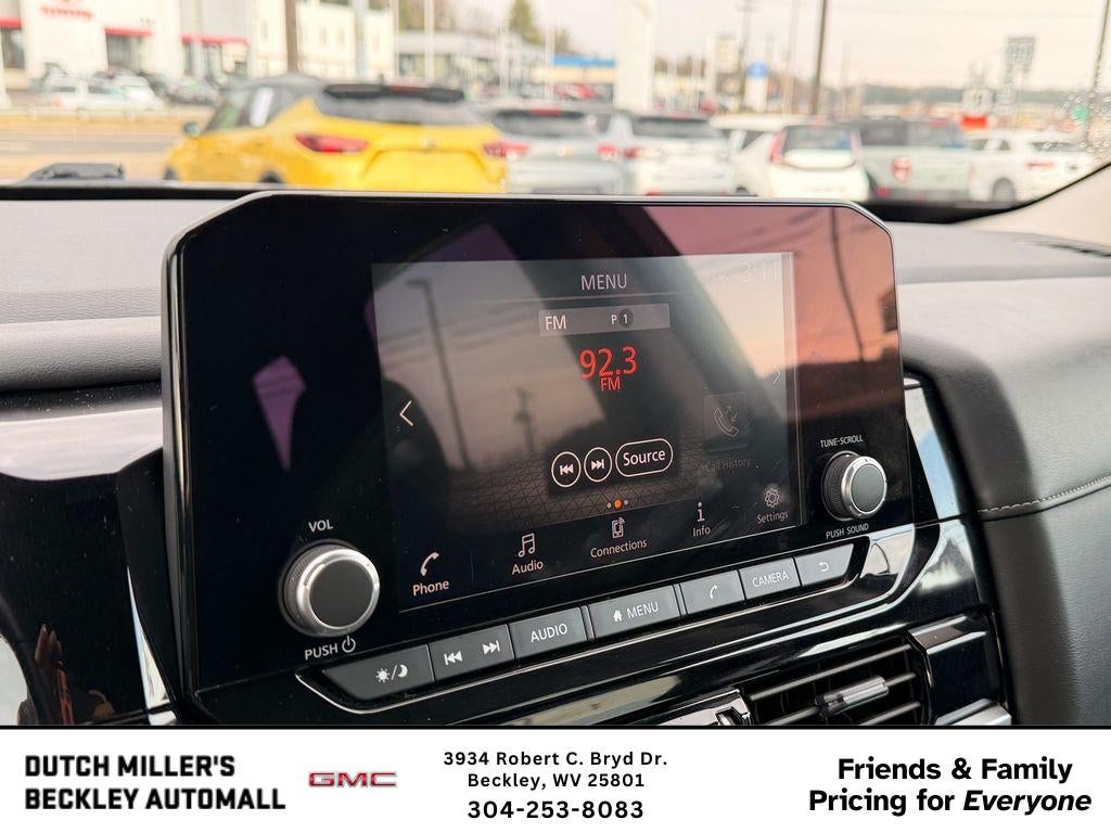 2024 Nissan Pathfinder SV