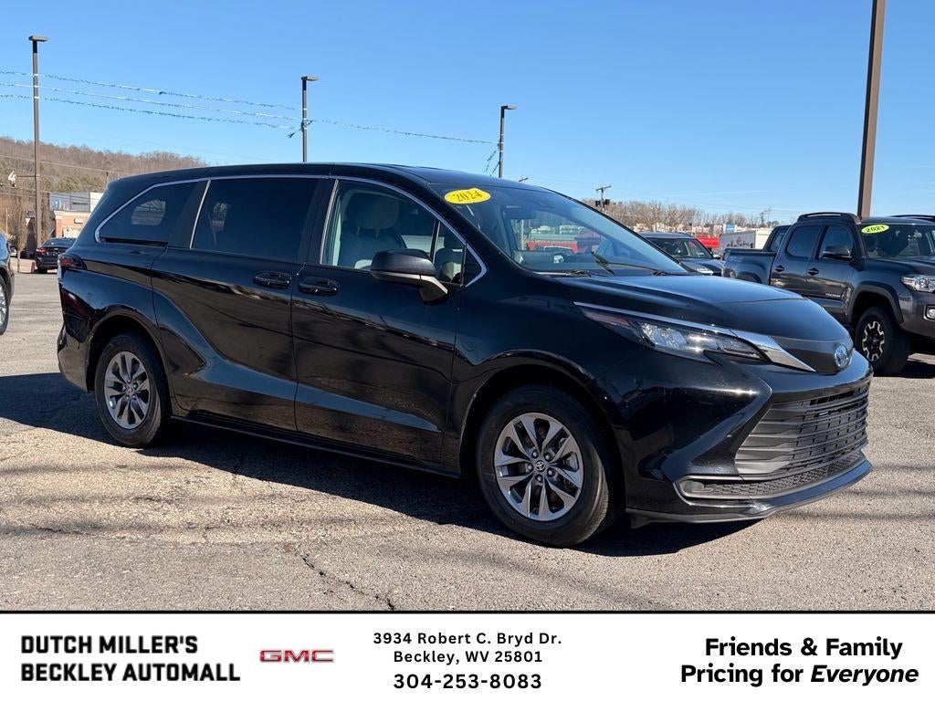 2024 Toyota Sienna LE