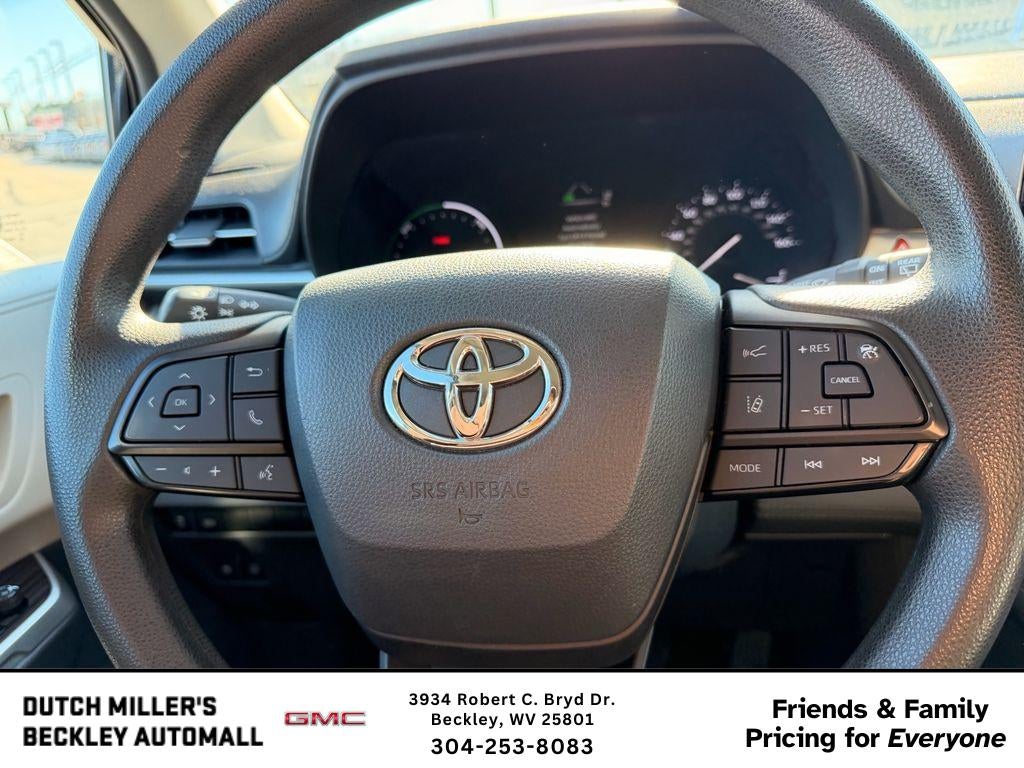 2024 Toyota Sienna LE