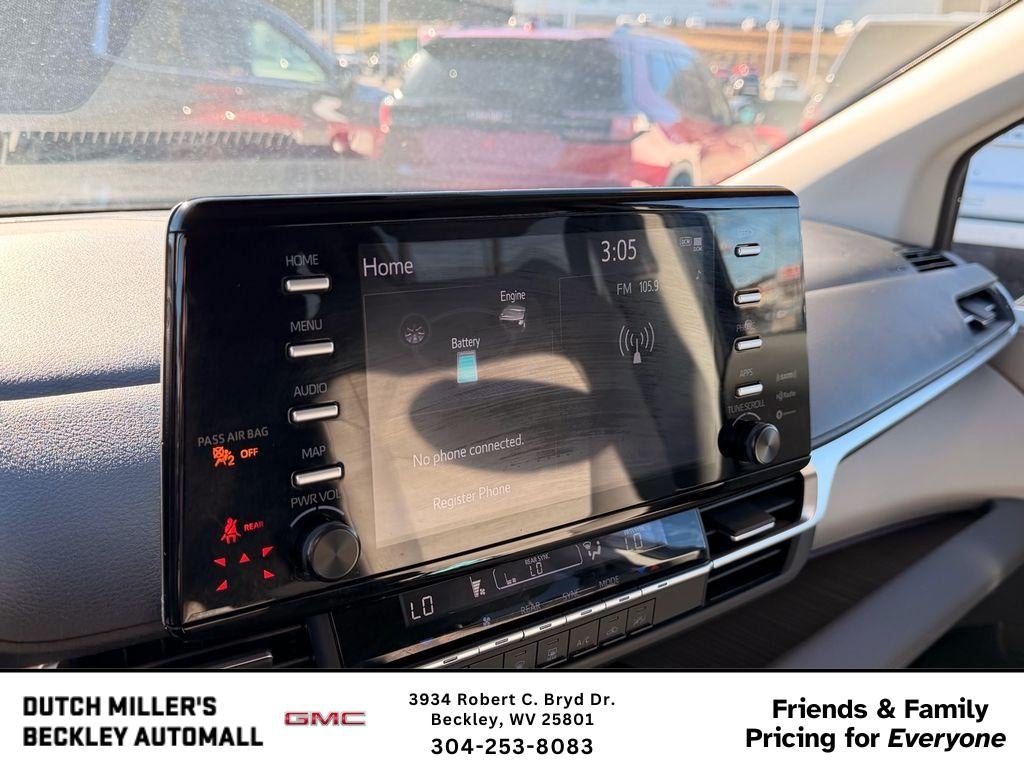 2024 Toyota Sienna LE