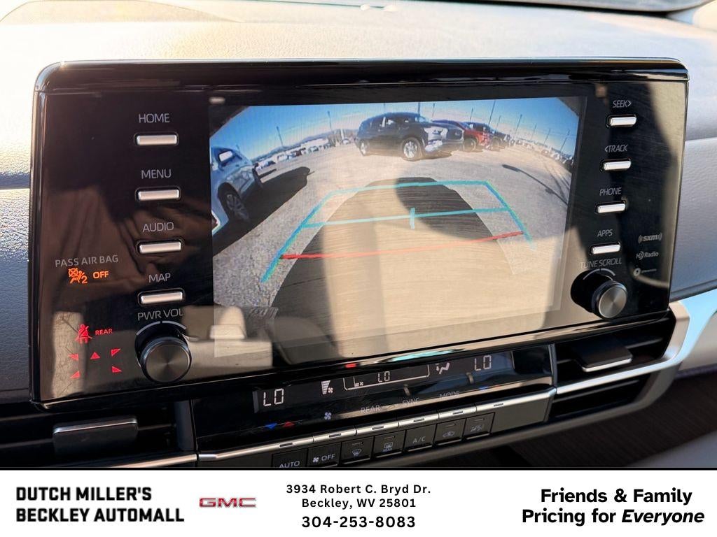 2024 Toyota Sienna LE