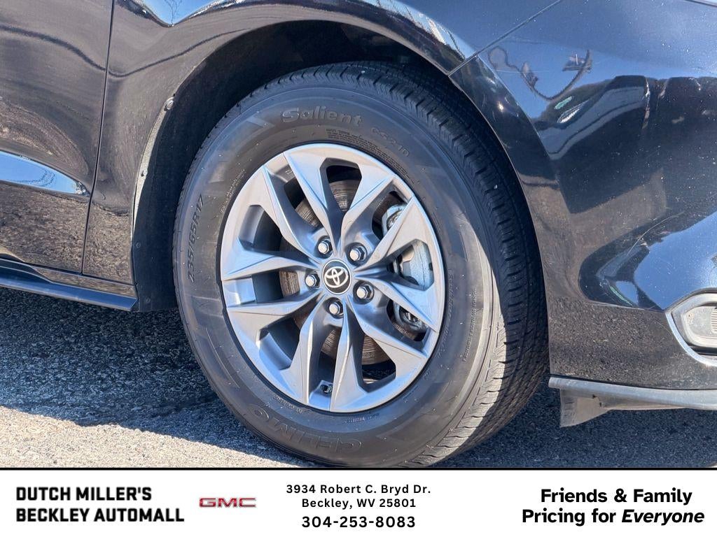 2024 Toyota Sienna LE