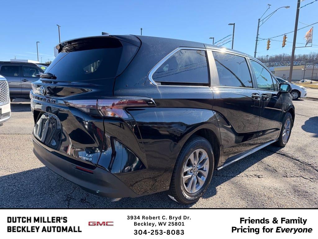 2024 Toyota Sienna LE